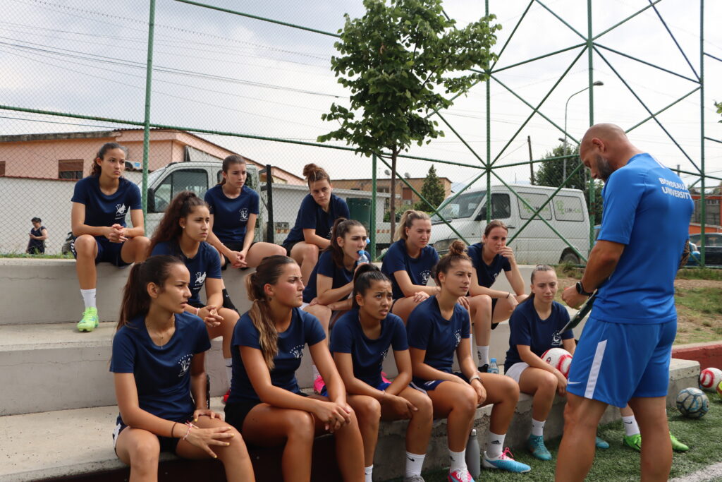 Amaury delerue coach équipe championne d'europe universitaire 2023