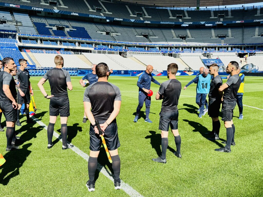 manager-instructeur des arbitres 6